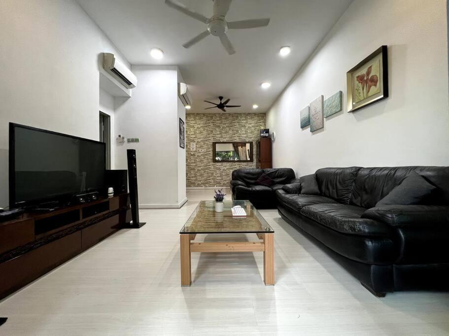 Luxury The Loft Comfort & Convenient Homestay 4 Кота-Кинабалу Экстерьер фото